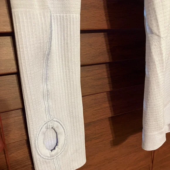 lululemon Women’s Long Sleeve Crewneck Performance Top - Lilac - Picture 3 of 6